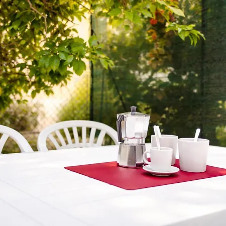 Daire Nicla - 8 Ospiti, 3 Camere, 2 Bagni, Parcheggi All'ingresso, Giardino Privato, *